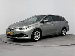 Grijs, metallic lak Gebruikt 2017 Toyota Auris Touring Sports Stationwagen | € 15.700 (Eerlijke prijs)