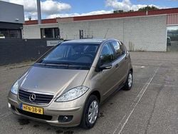 Geel Gebruikt 2004 Mercedes A150 Classic MPV | € 3.500