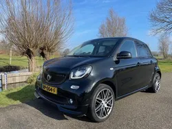 Zwart, metallic lak Gebruikt 2018 Smart ForFour Brabus Hatchback | € 14.400