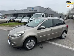 Bruin Gebruikt 2013 Renault Clio GrandTour Collection Stationwagen | € 2.999