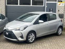 Grijs Gebruikt 2020 Toyota Yaris Comfort Hatchback | € 12.950 (Super prijs)