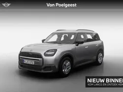 Melting silver 3 Nieuw 2025 Mini Countryman Essential SUV | € 44.157 (Super prijs)