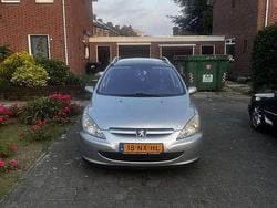 Grijs Gebruikt 2004 Peugeot 307 Premium Stationwagen | € 1.749 (Eerlijke prijs)