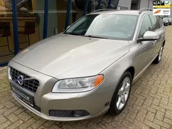 Bruin Gebruikt 2009 Volvo V70 Momentum Stationwagen | € 12.945 (Eerlijke prijs)