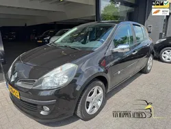 Zwart Gebruikt 2007 Renault Clio II Exception Hatchback | € 2.499 (Eerlijke prijs)