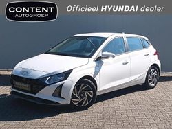 Wit metallic Gebruikt 2024 Hyundai i20 Comfort Hatchback | € 18.940 (Eerlijke prijs)