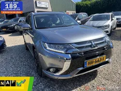 Grijs, metallic lak Gebruikt 2015 Mitsubishi Outlander P-HEV Instyle SUV | € 11.500 (Iets duurder)