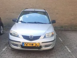 Grijs Gebruikt 2003 Mazda 2 Exclusive Stationwagen | € 500 (Super prijs)