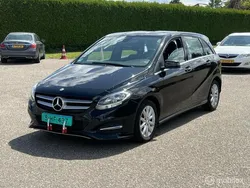 Zwart Gebruikt 2016 Mercedes B180 Edition MPV | € 5.200