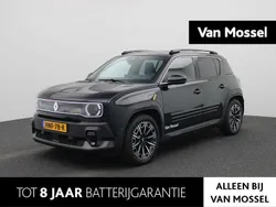 Zwart Gebruikt 2025 Renault 4 E-Tech Iconic SUV | € 35.940