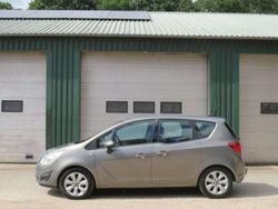 Grijs, metallic lak Gebruikt 2011 Opel Meriva Edition MPV | € 3.250 (Eerlijke prijs)