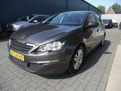 Beige, andere lak Gebruikt 2014 Peugeot 308 Active Hatchback | € 7.450 (Eerlijke prijs)