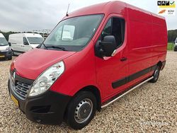 Rood Gebruikt 2017 Renault Master Van | € 11.750 (Goede deal)