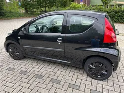 Zwart Gebruikt 2011 Peugeot 107 Hatchback | € 2.500 (Eerlijke prijs)