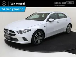Wit Gebruikt 2021 Mercedes A250 Luxury Hatchback | € 28.945 (Eerlijke prijs)