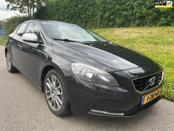 Zwart Gebruikt 2014 Volvo V40 Stationwagen | € 4.950 (Eerlijke prijs)