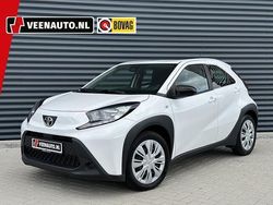 Wit Gebruikt 2022 Toyota Aygo Play Hatchback | € 15.945 (Goede deal)