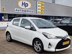 Wit Gebruikt 2017 Toyota Yaris Hybrid Trend Hatchback | € 13.500 (Goede deal)