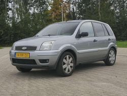 Grijs Gebruikt 2003 Ford Fusion Hatchback | € 999 (Goede deal)