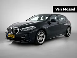 Zwart Gebruikt 2022 BMW 118 Basis Hatchback | € 25.900 (Goede deal)