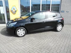 Zwart Gebruikt 2016 Renault Clio IV Expression Hatchback | € 8.900 (Eerlijke prijs)