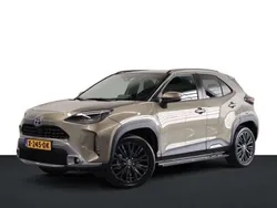 Groen, metallic lak Gebruikt 2023 Toyota Yaris Cross SUV | € 33.950 (Duur)