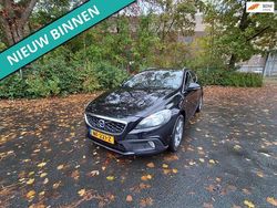 Zwart Gebruikt 2015 Volvo V40 CC Ocean Race Stationwagen | € 6.299 (Goede deal)