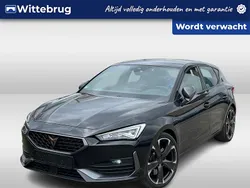 Zwart, metallic lak Gebruikt 2022 Cupra Leon VZ Hatchback | € 28.450 (Eerlijke prijs)