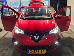 Rood Gebruikt 2020 Renault Zoe Bose Edition Hatchback | € 15.000