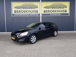 Zwart (metallic) Gebruikt 2014 Volvo V60 Momentum Stationwagen | € 3.900 (Eerlijke prijs)