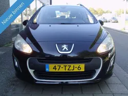 Zwart, metallic lak Gebruikt 2012 Peugeot 308 Stationwagen | € 2.950 (Iets duurder)