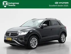 Zwart Gebruikt 2025 VW T-Roc Business SUV | € 37.395 (Eerlijke prijs)