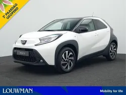 Pure white / zwart dak Nieuw 2025 Toyota Aygo Pulse Hatchback | € 21.995 (Eerlijke prijs)