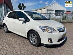 Wit (metallic) Gebruikt 2010 Toyota Auris Hybrid Hatchback | € 7.950 (Goede deal)