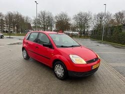 Rood Gebruikt 2003 Ford Fiesta Ambiente Hatchback | € 1.750 (Goede deal)