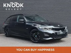 Zwart Gebruikt 2022 BMW 320e M Sport Stationwagen | € 35.950 (Eerlijke prijs)