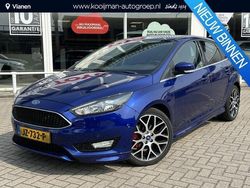 Blauw Gebruikt 2016 Ford Focus Sport Hatchback | € 9.940 (Eerlijke prijs)