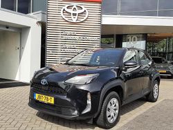 Zwart Gebruikt 2024 Toyota Yaris Hybrid Business Edition SUV | € 24.900 (Iets duurder)