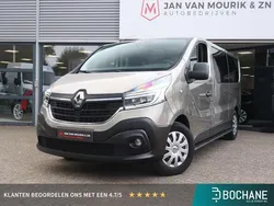 Beige cendre (hnk) Gebruikt 2021 Renault Trafic Zen Van | € 37.900