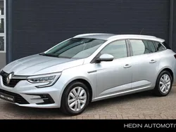 Grijs, metallic lak Gebruikt 2023 Renault Mégane GrandTour Equilibre Stationwagen | € 21.280 (Eerlijke prijs)