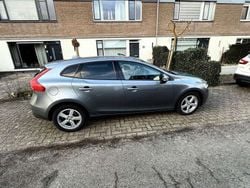 Grijs Gebruikt 2018 Volvo V40 Stationwagen | € 15.999 (Eerlijke prijs)