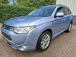 Blauw, metallic lak Gebruikt 2014 Mitsubishi Outlander Instyle SUV | € 7.950 (Super prijs)