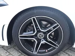 Wit Gebruikt 2019 Mercedes A200 AMG Hatchback | € 23.000 (Eerlijke prijs)