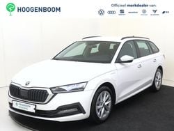 Wit Gebruikt 2023 Skoda Octavia Stationwagen | € 26.950 (Goede deal)