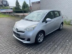 Grijs Gebruikt 2012 Toyota Verso-S MPV | € 8.900 (Eerlijke prijs)