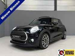 Zwart Gebruikt 2017 Mini Cooper Chili Hatchback | € 15.999 (Eerlijke prijs)