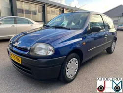 Blauw, metallic lak Gebruikt 1999 Renault Clio II Hatchback | € 2.250 (Eerlijke prijs)