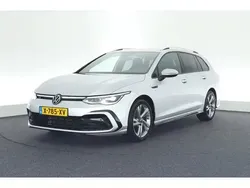 Grijs, metallic lak Gebruikt 2022 VW Golf VIII R-line Stationwagen | € 28.949 (Eerlijke prijs)