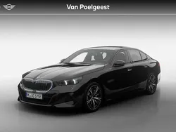 Saphirschwarz metallic (475) (zwart metallic) Nieuw 2025 BMW i5 M Sport Sedan | € 89.438 (Eerlijke prijs)