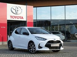 Wit Gebruikt 2021 Toyota Yaris Hybrid Executive Hatchback | € 22.999 (Iets duurder)